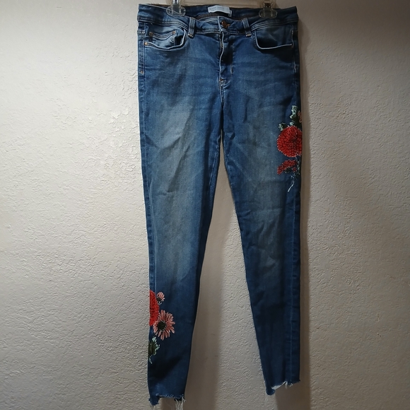 Zara Denim - Zara Blue Skinny Jeans with Red Floral Embroidery